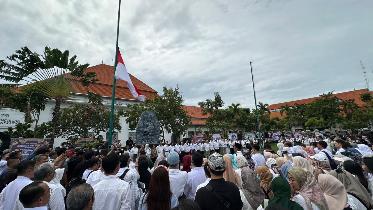 Bendera Setengah Tiang